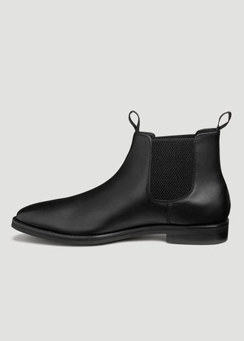 Men's Chelsea Boot in Black Leather Color