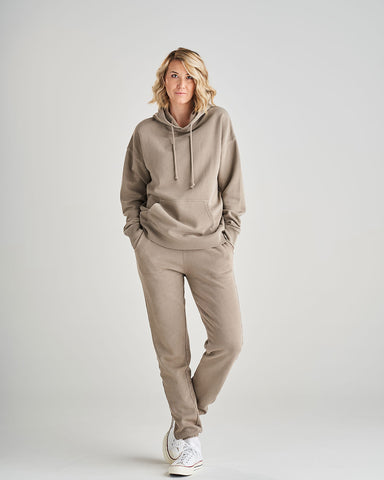 Chosing Clothes for Tall Women: Tall Women's Sweatpants – American