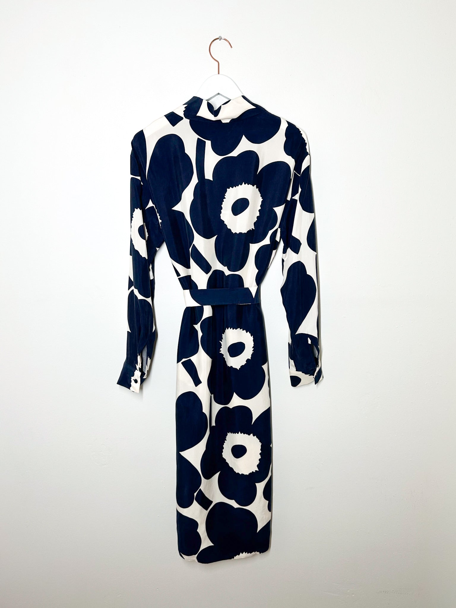 Marimekko - Iissat Unikko - Off-White, Dark Navy – Piermarini