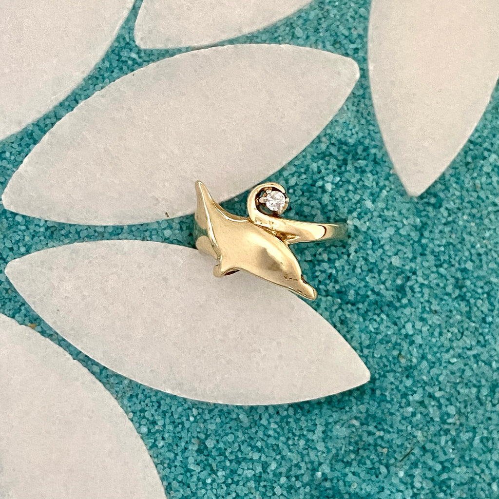 14k Yellow Gold Dolphin With .03ct Diamond Ring Size 3