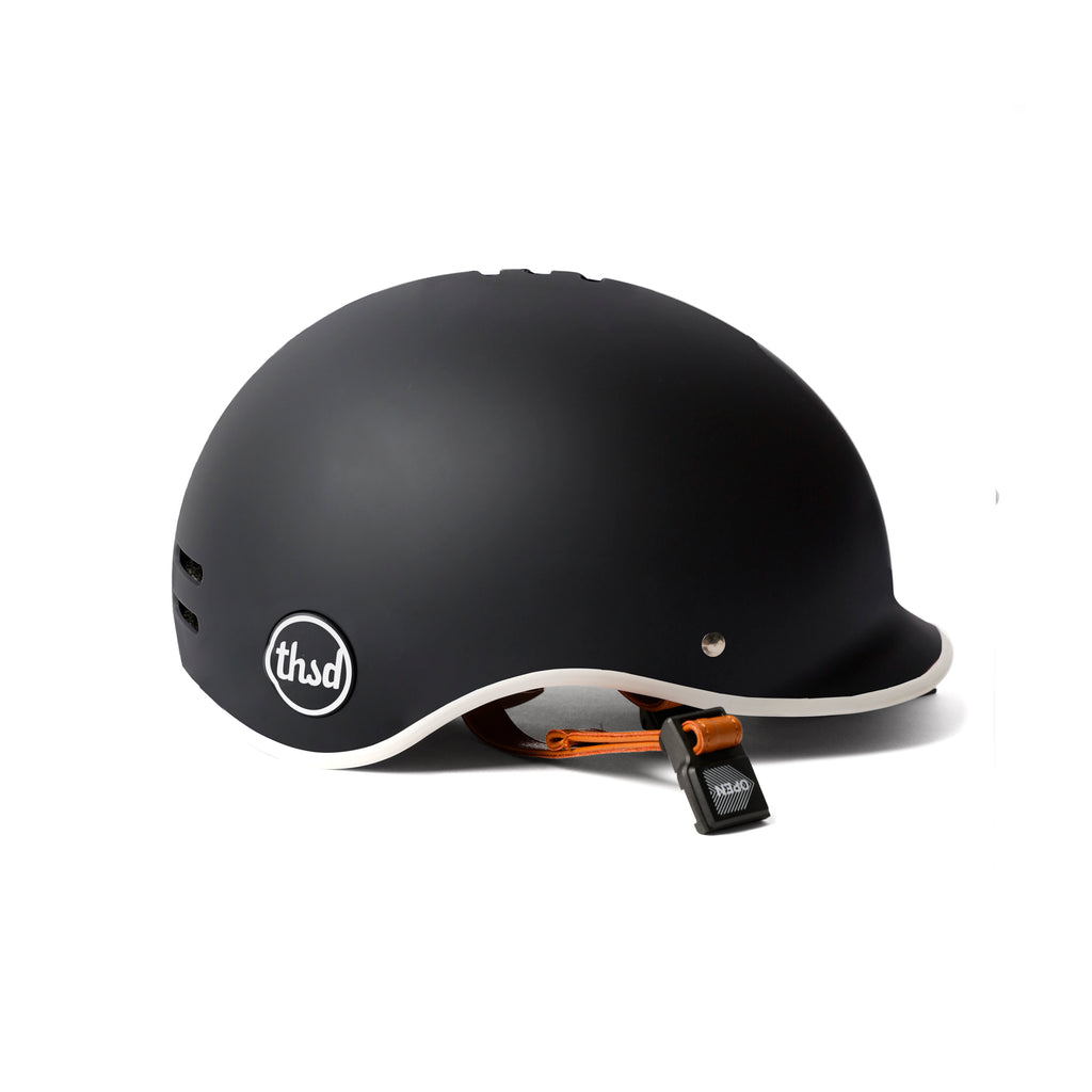 thousand-speedway-carbon-black-helmet