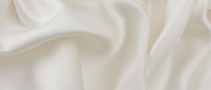 Det lækreste Silke Twill bruges til de bæredygtige silketørklæder fra HAZEL Cph