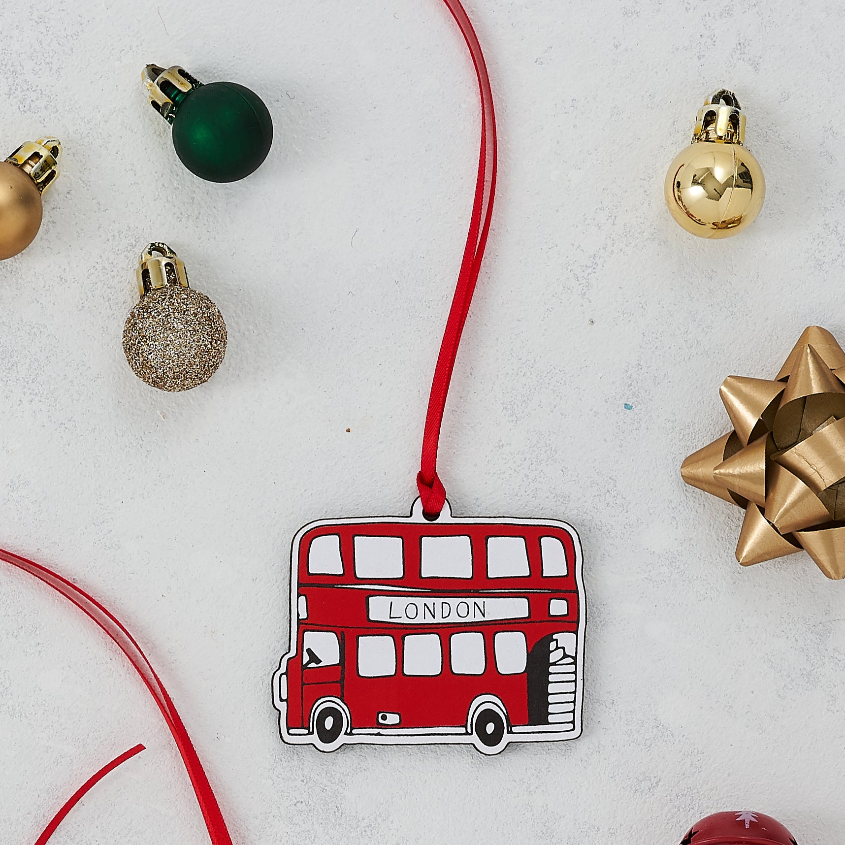 UK British Double Decker London Red Bus Quality Enamel Lapel pin Badge T414  : : Fashion