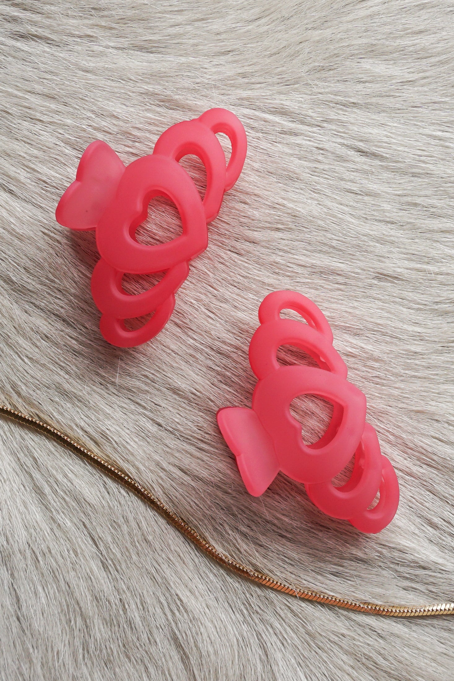 Palau Heart Claw Hair Clip in Pink