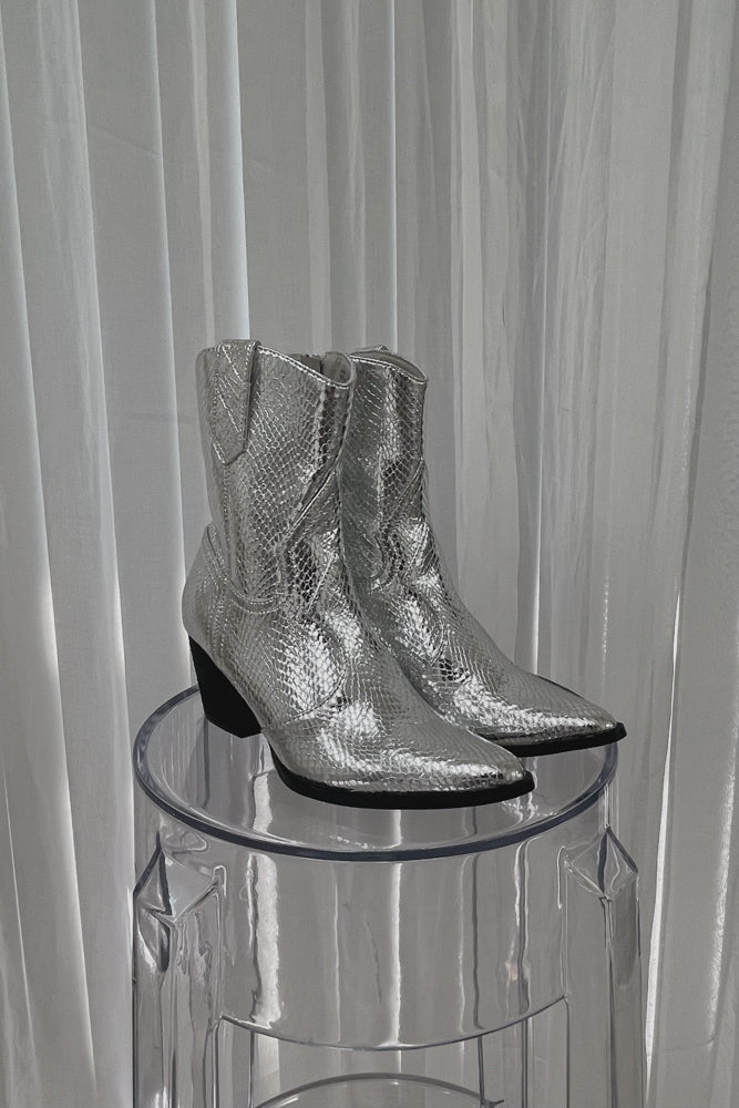 Cowboy Boots • Shop American Threads Women's Trendy Online Boutique ...