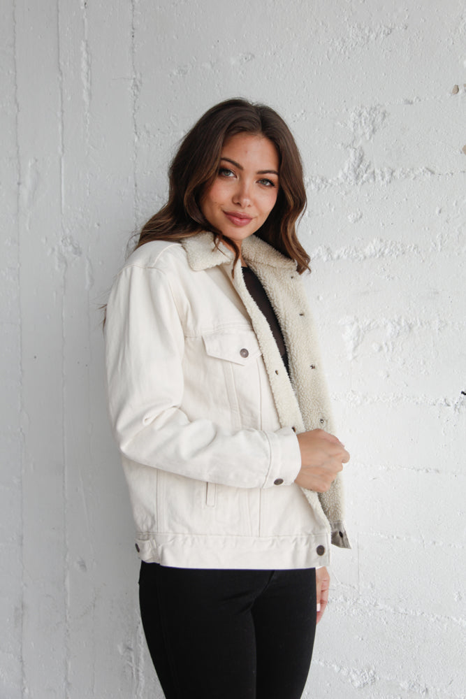 levis white sherpa jacket