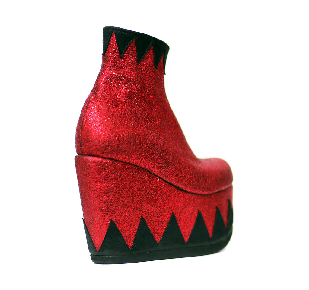 RINGMASTER Ankle Boots in Black and Red 