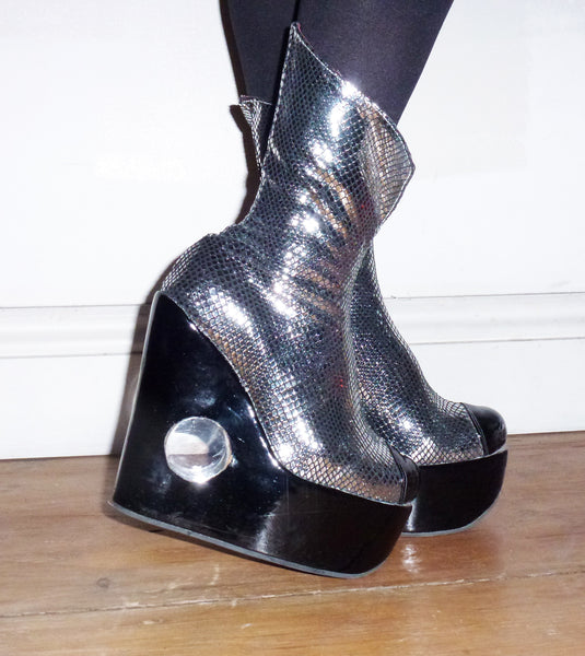 PEEPHOLE Platform Shoes Silver metallic boots & Perspex hole in wedge ...