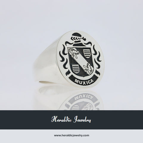 Muxica family crest ring