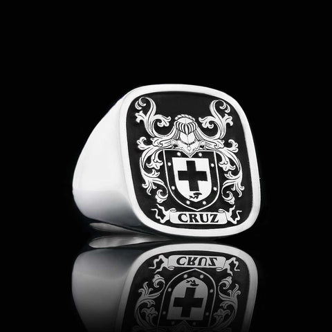 Cruz family crest ring