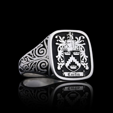 Curtis crest ring