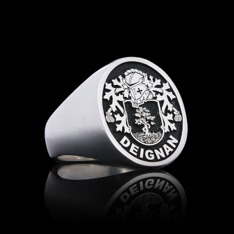 Deignan family crest ring