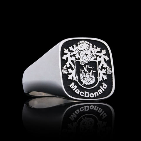 MacDonald crest ring