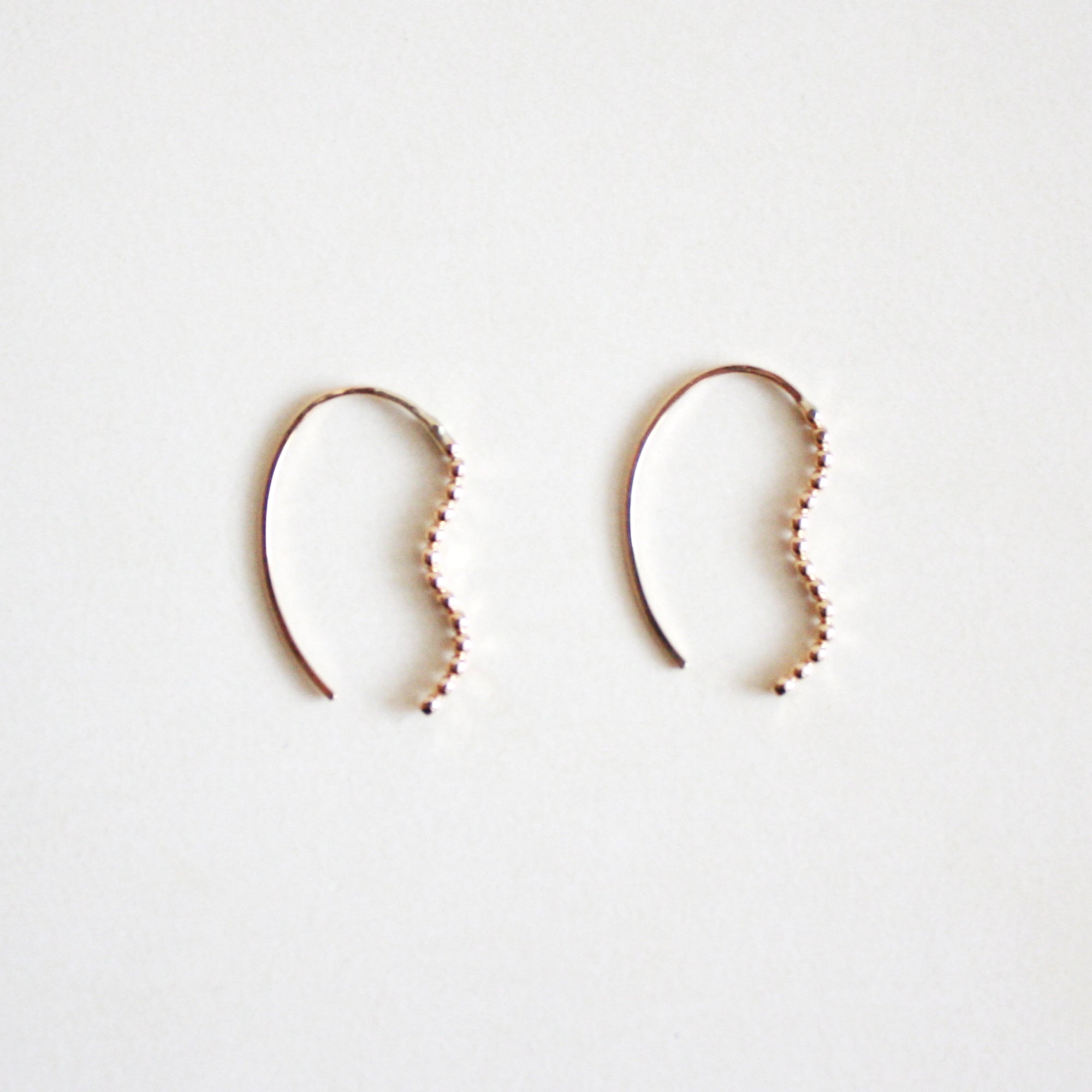 Dot Wavy Threader Earrings - Small