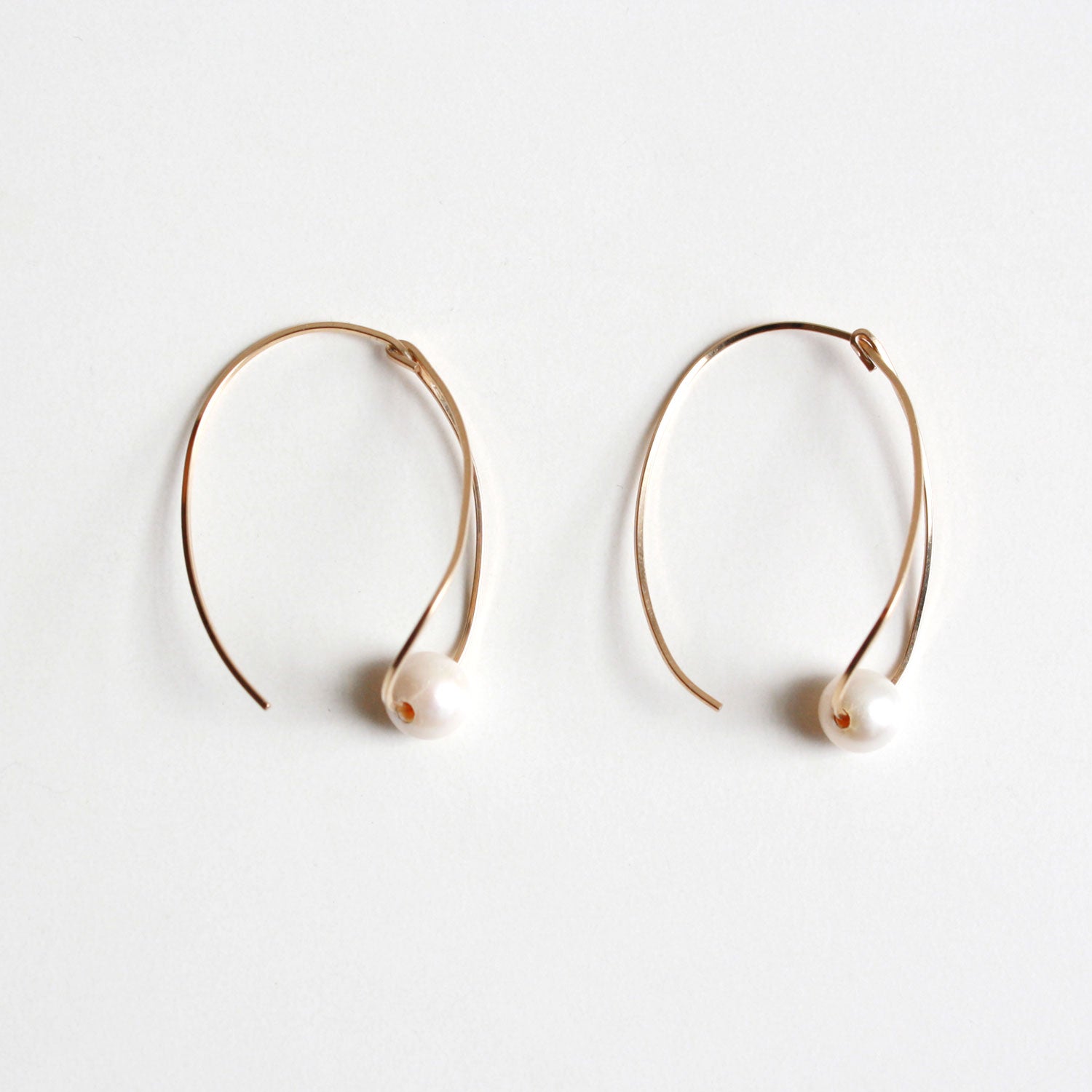 Teardrop Hoop Earrings - Pearl – Hooks and Luxe