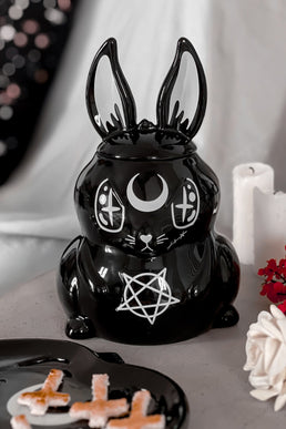 https://cdn.shopify.com/s/files/1/1014/6323/products/EVIL-BUNNY-COOKIE-JAR-B_258x387_crop_center.jpg?v=1654870391