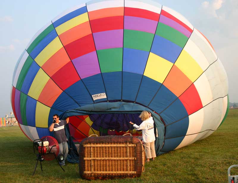 Doug Robertson inflates his 77,000 cf balloon using his 24-inch Honda GX200 Ventry Fan