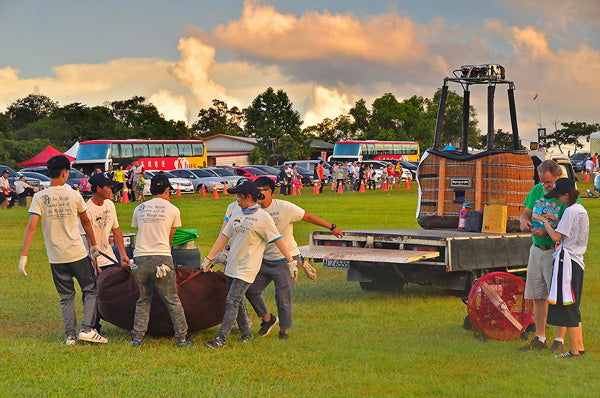 Unloading hot air balloon equipment, including a Ventry Inflation Fan