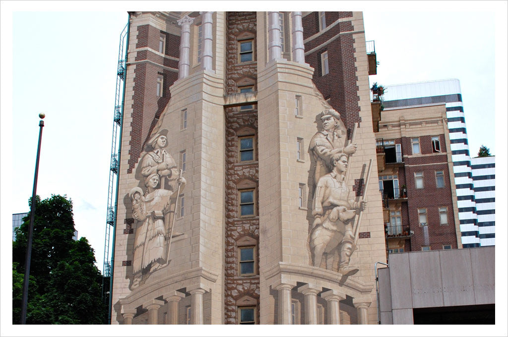 Sovereign Hotel Mural By Steve Morgan - Own work, CC BY-SA 3.0, https://commons.wikimedia.org/w/index.php?curid=38361561
