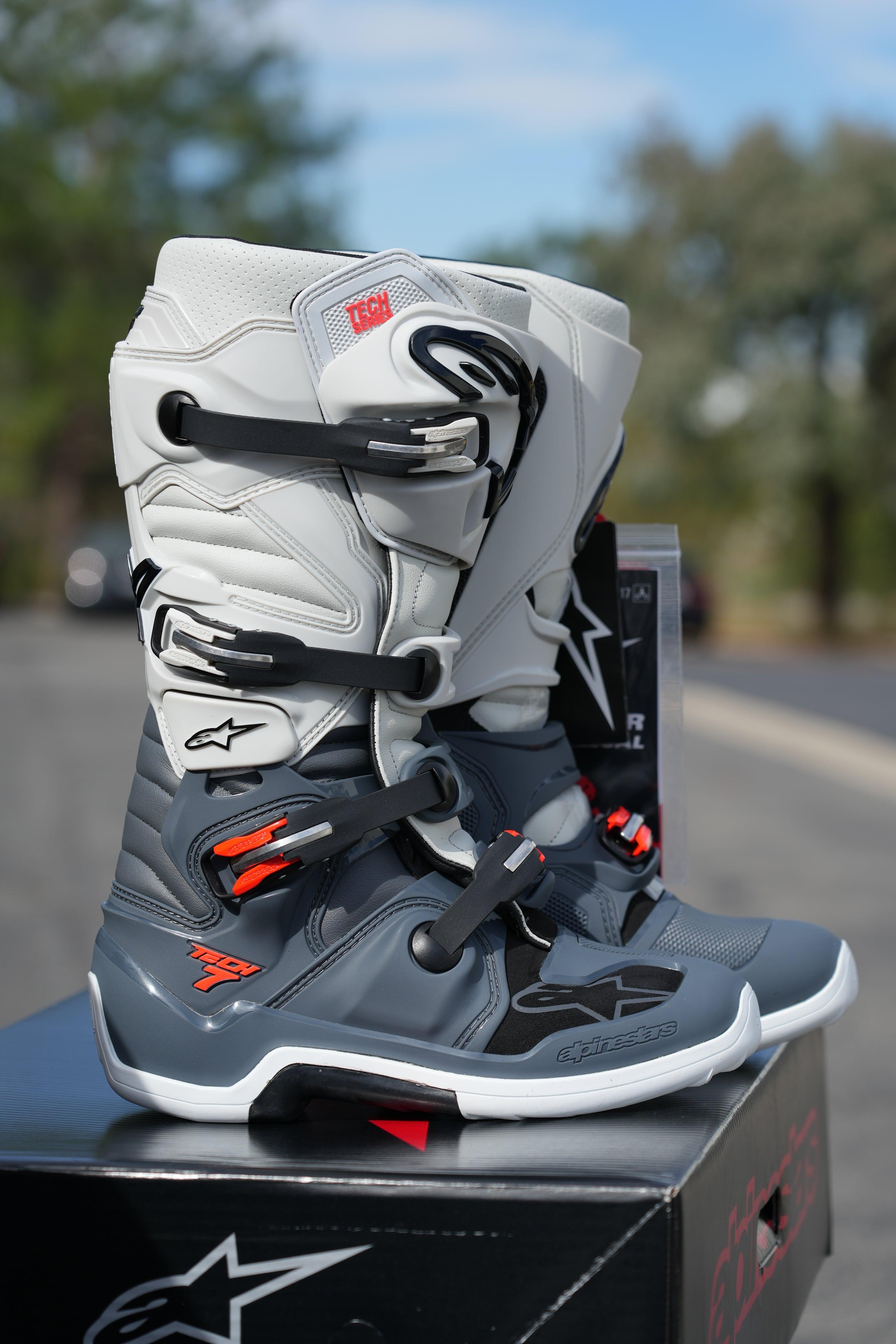 Alpinestars Tech 7 Gray/White Boots