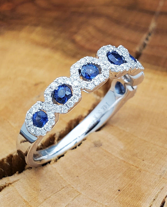 Blue Sapphire & Diamond Ring in 18K White Gold – Diamond Banque