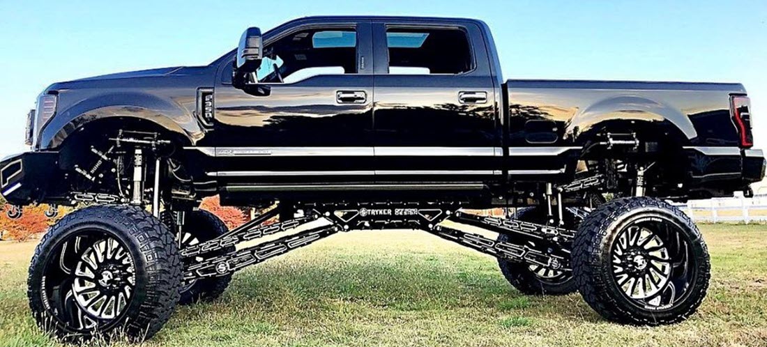 Ford F250 16 to 20 inch lifted truck with Stryker 4-Link