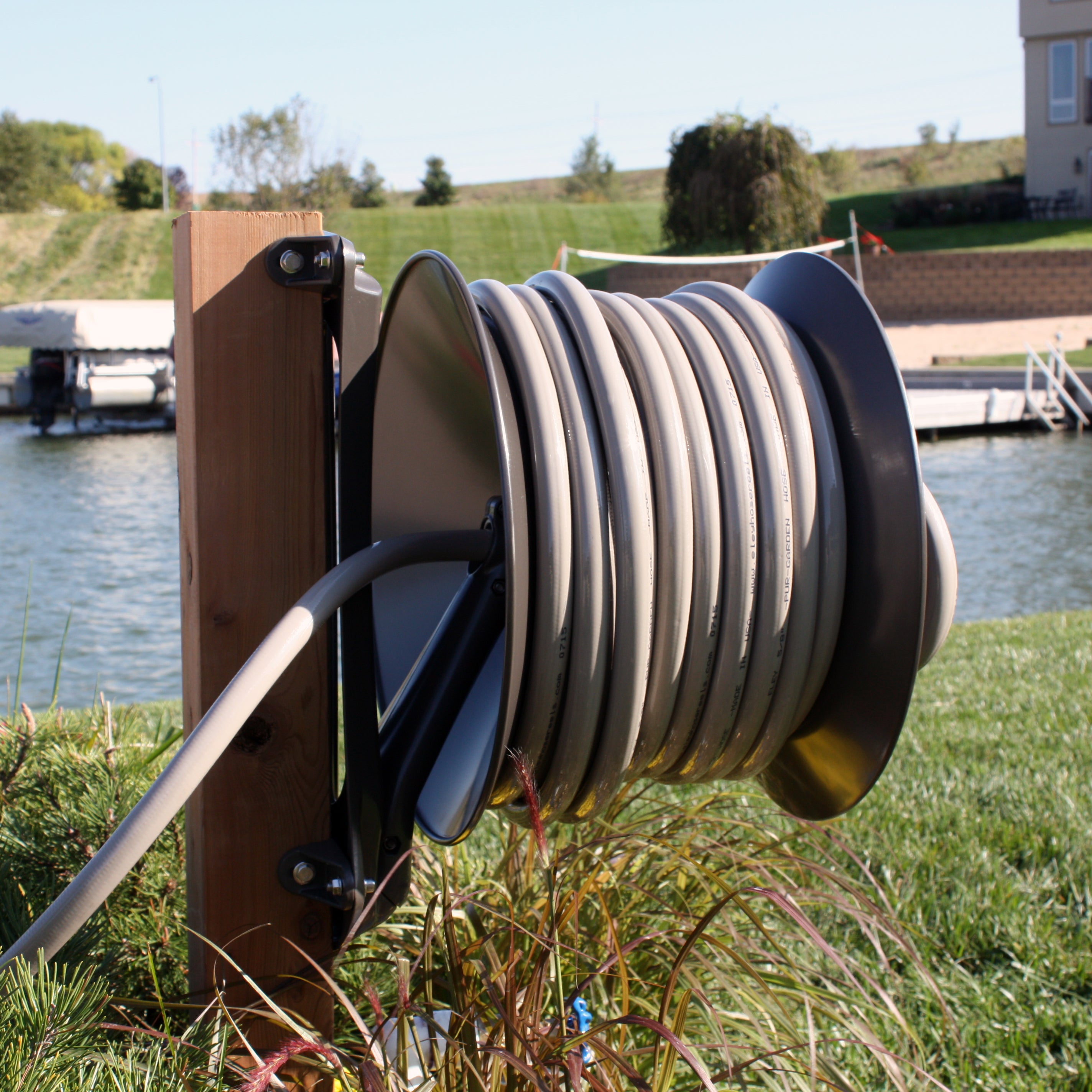 What Style of Garden Hose Reel is Right for You?