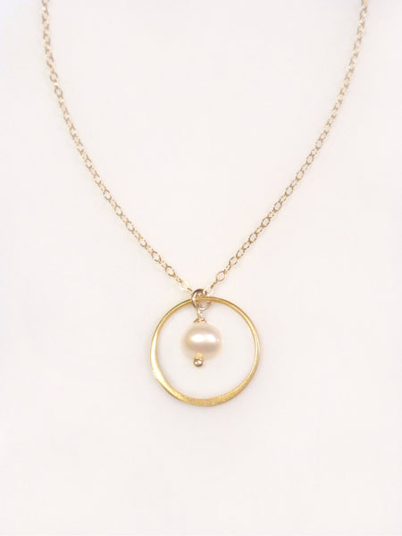 Gold Circle Necklace With Freshwater Pearl Dangle – Glass Palace Arts
