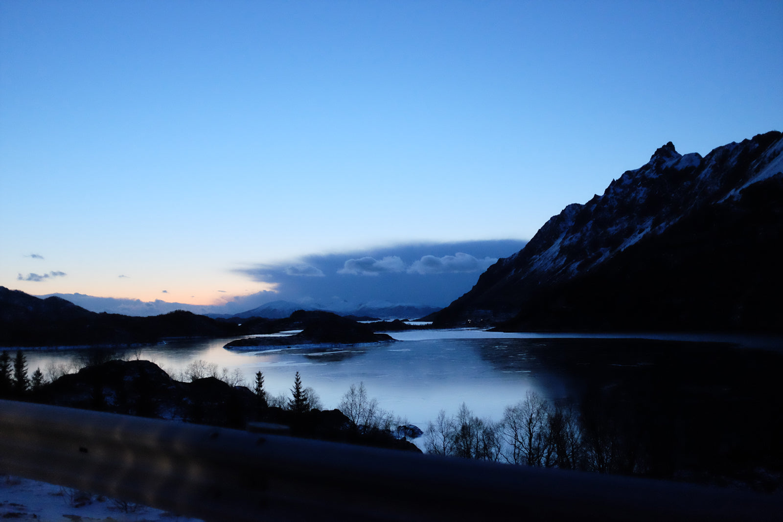 Mission Workshop Fälttest : ESCAPE NORTH - En resa genom polcirkeln - Finland, Norge, Sverige - 24 timmars bilresa. Foton av Janne och Samu Amunet