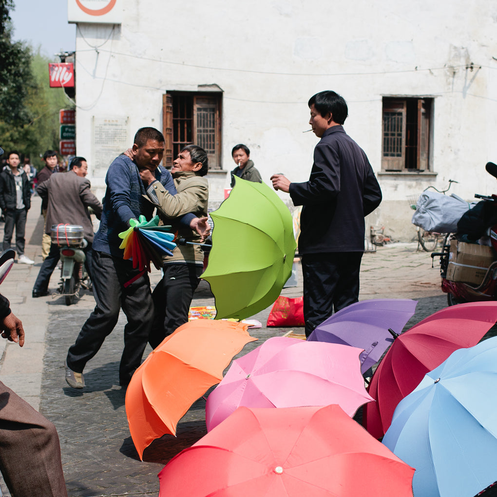 Prueba de campo por Mission Workshop. País: China. Protagonistas : John Watson, James Adamson, Factory Five, Werehaus, Ibis Bikes