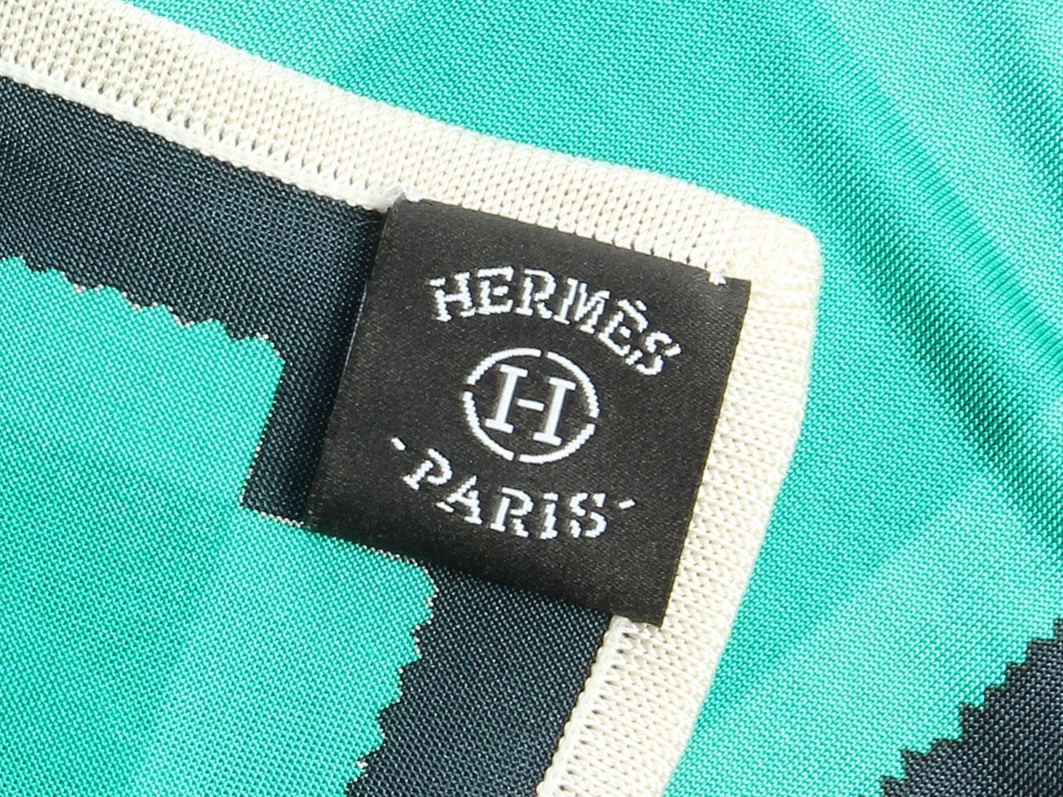 tout en carre hermes