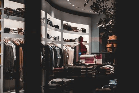 Why Now Is The Best Time To Buy Gucci Online – Decades Inc.