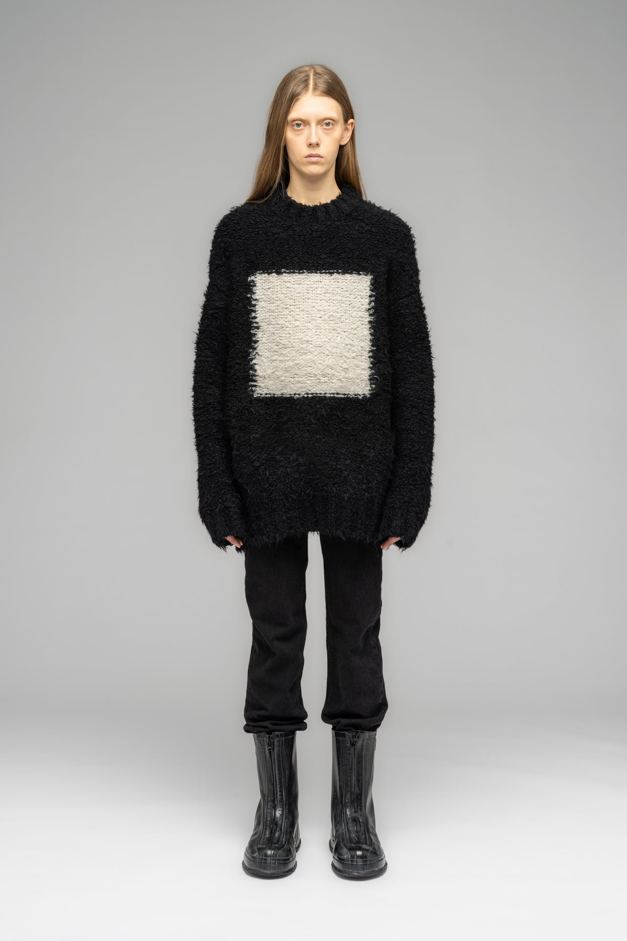 "GROUNDFORM" SQUARE SHAG SWEATER