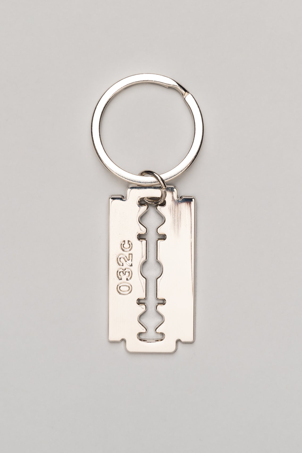 032c RAZOR KEY CHAIN