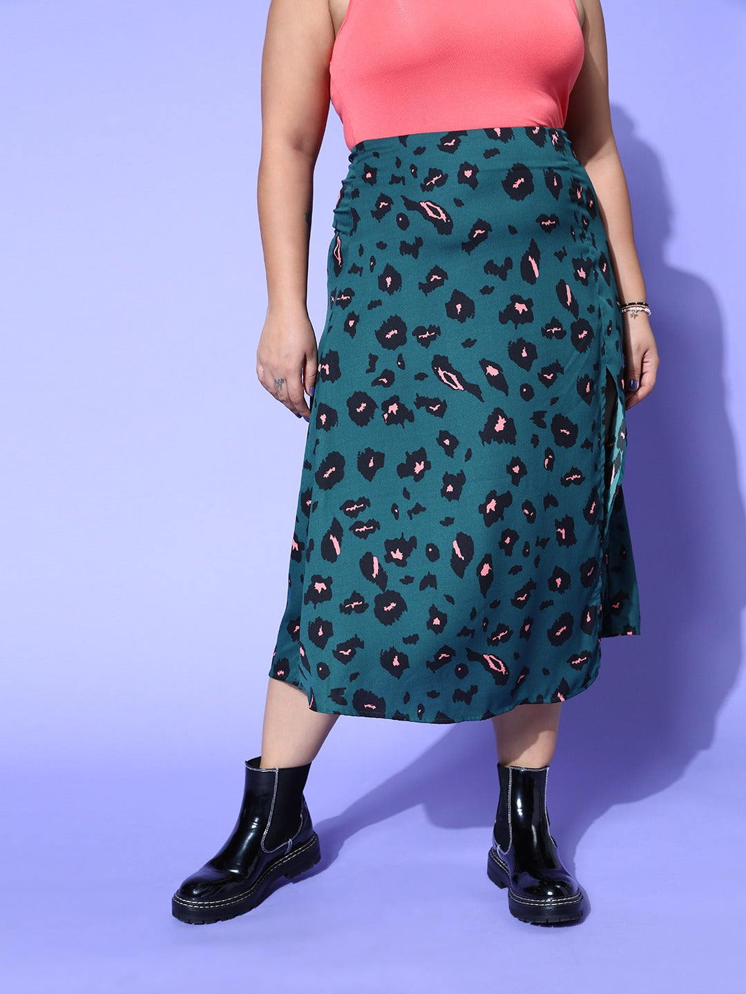 Women Navy Blue & White Geometric Printed Split Thigh Midi Skirt