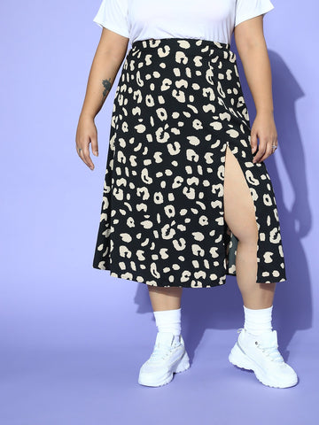 Women Plus Size Solid Black Crepe Straight Hem Pencil Mini Skirt