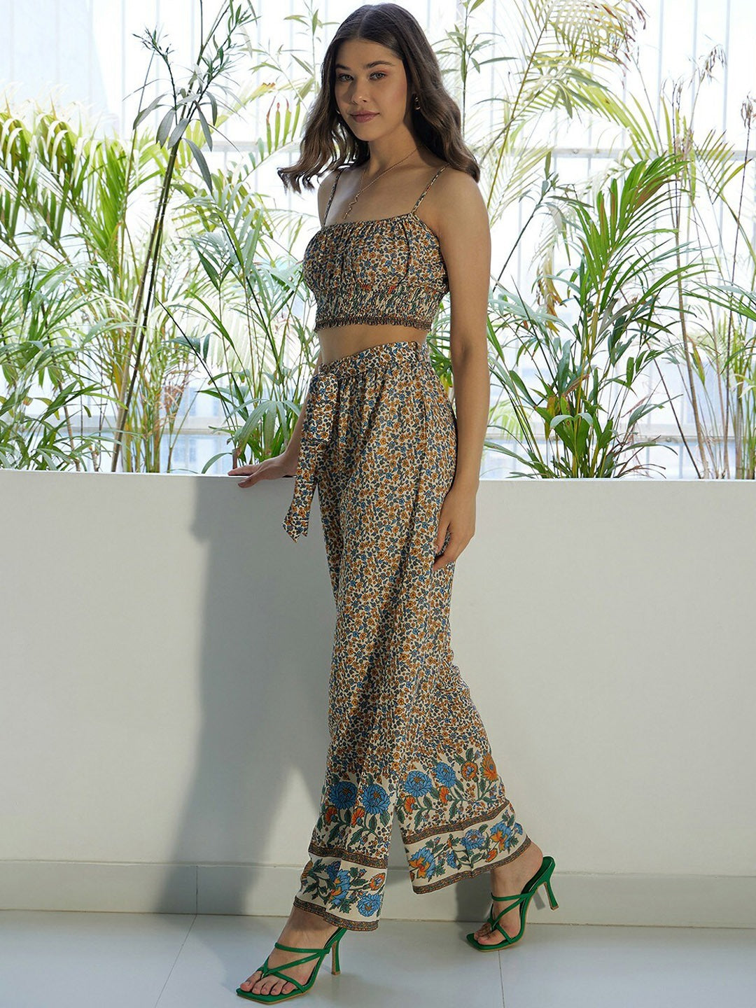 Women Blue & Pink Tribal Printed Round Neck Waist Tie-Up Crop Top &  Wide-Leg Trousers Set - Berrylush