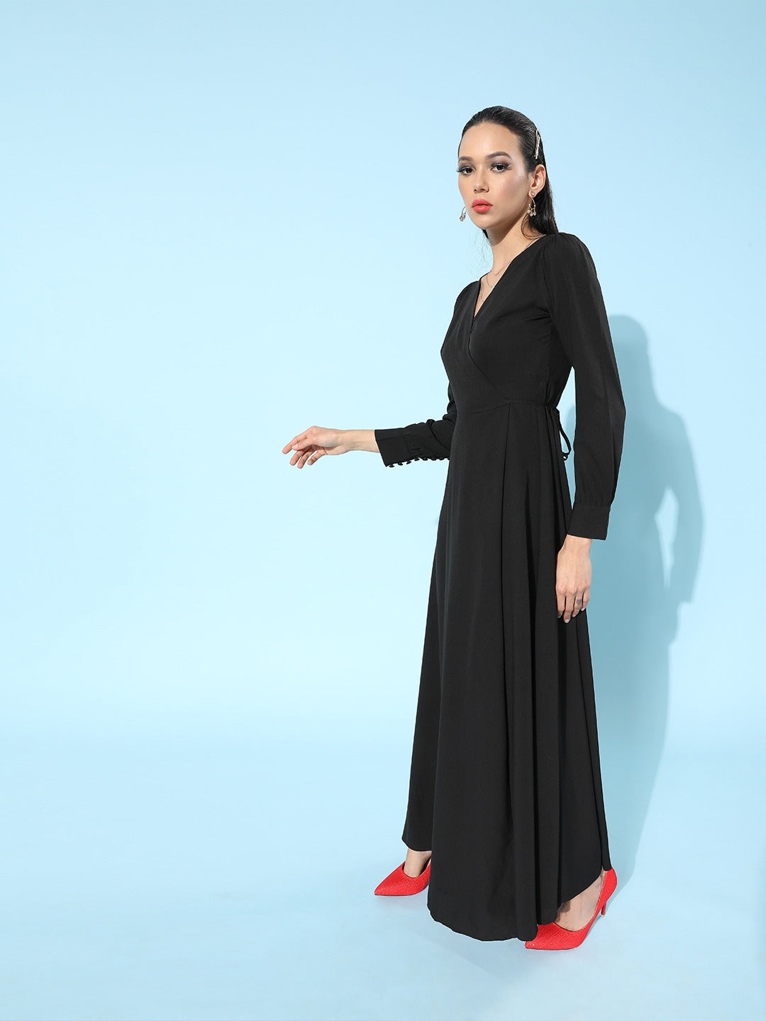 Women Solid Black V-Neck Sleeveless Georgette Thigh-High Slit Flared Maxi  Dress - Berrylush