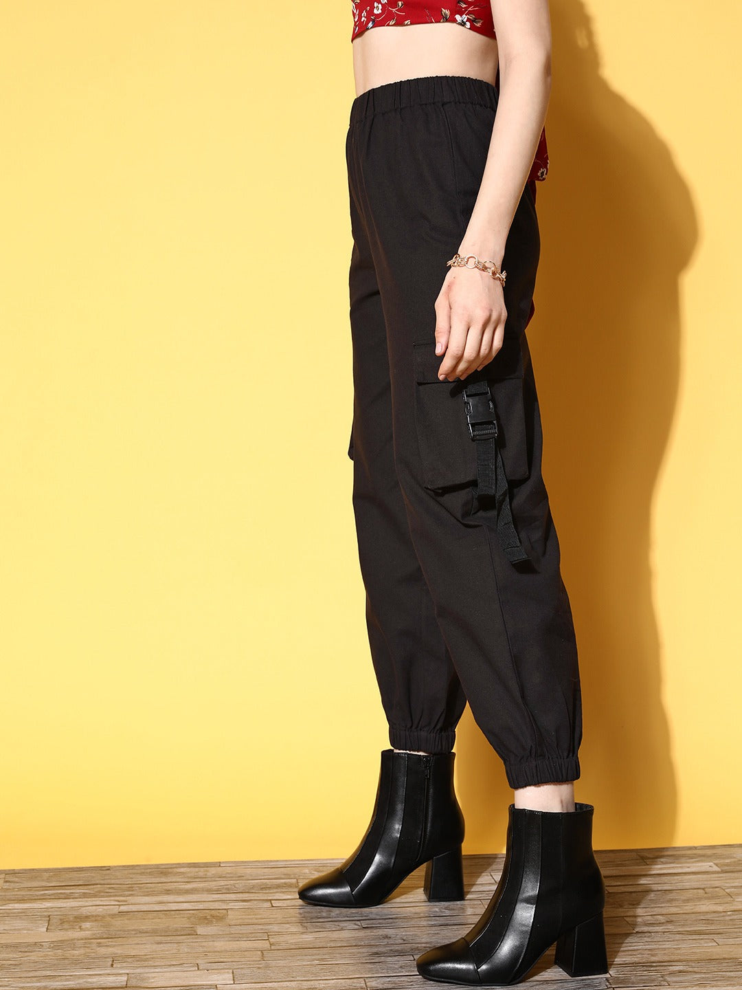 Berrylush Women Solid Black Loose Fit High-Rise Waist Slip-On Trousers