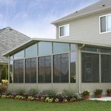 prefabricated patio room is a challenge for a gutter screen