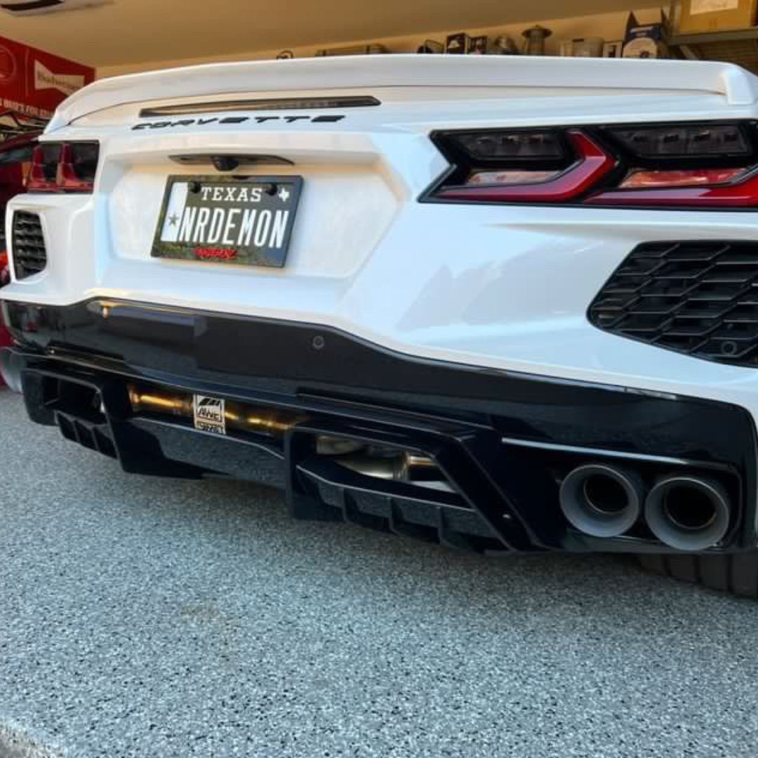 ACS C8 Diffuser Inserts in Carbon Flash on White Pearl C8 Corvette