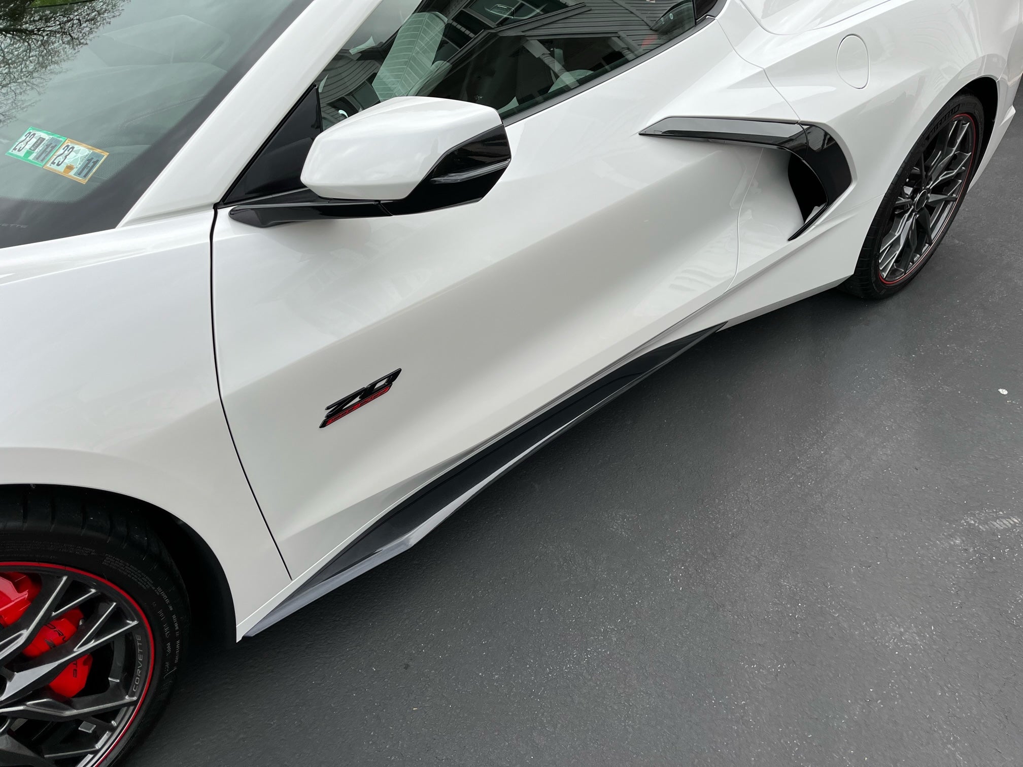 Corvette C8 David White Pearl Metallic avec mods ACS