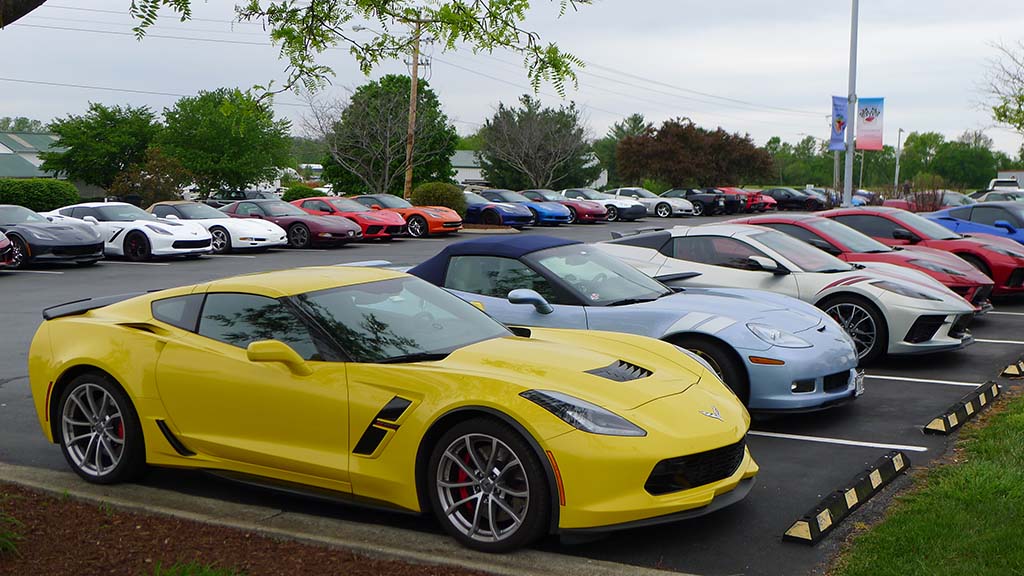 Corvettes parked infront of the National Corvette Museum at the NCM Bash