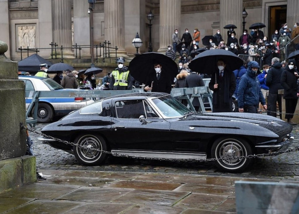 La película de Batman con el C2 Corvette 1963 Black con ventana dividida