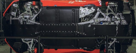 Parte inferior del Corvette C8 que muestra ejes de horquilla: fotografía de John de MidEngine Corvette