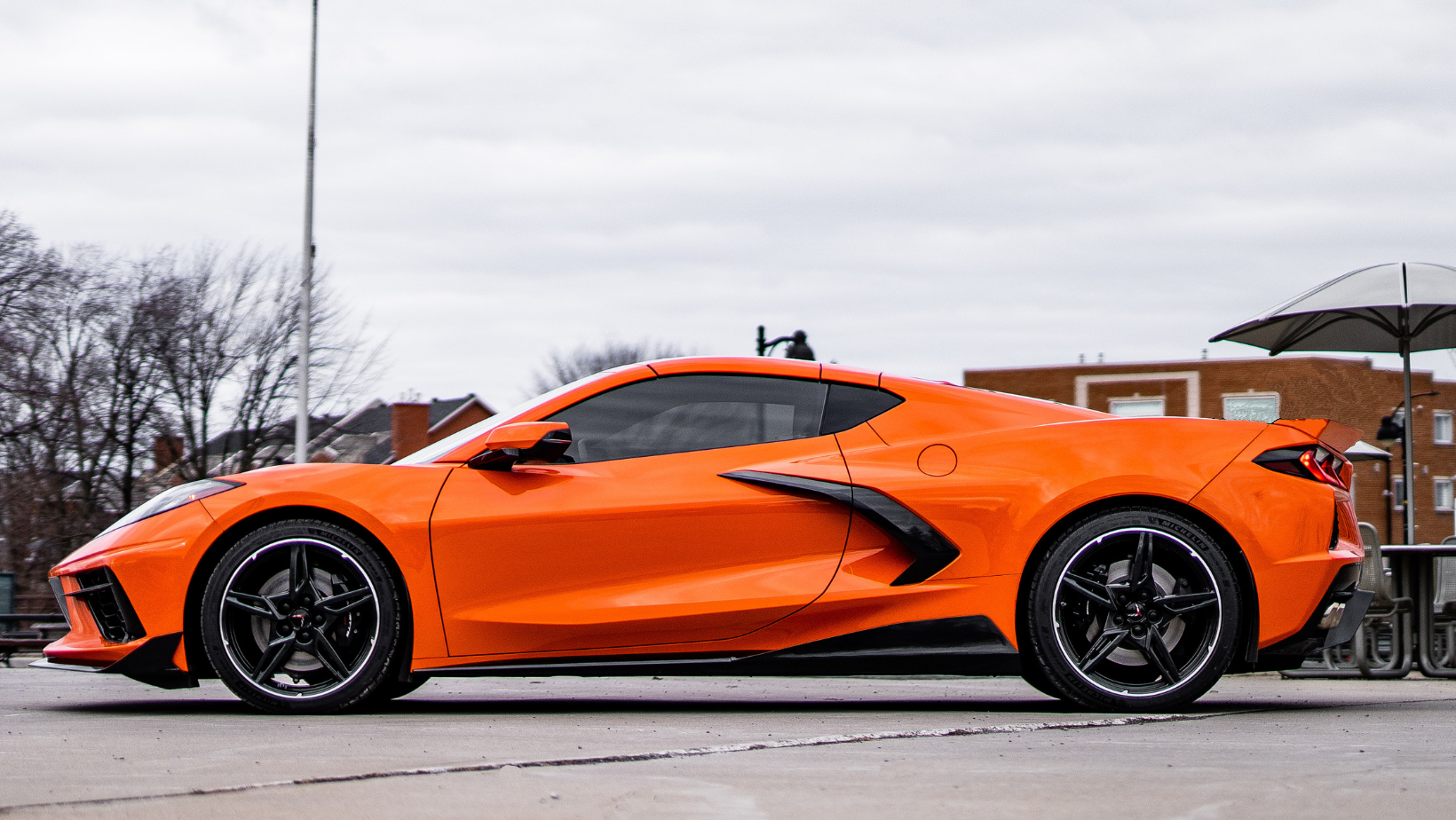 Répartiteur avant ACS C8 7VM sur une Corvette C8 Orange Sebring