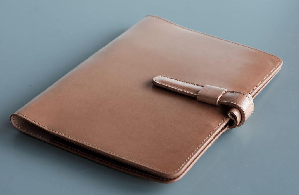 ateliers phileas a5 notebook cover closed in shell cordovan