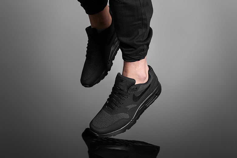 Nike Max 1 Ultra Black | Culture Kings