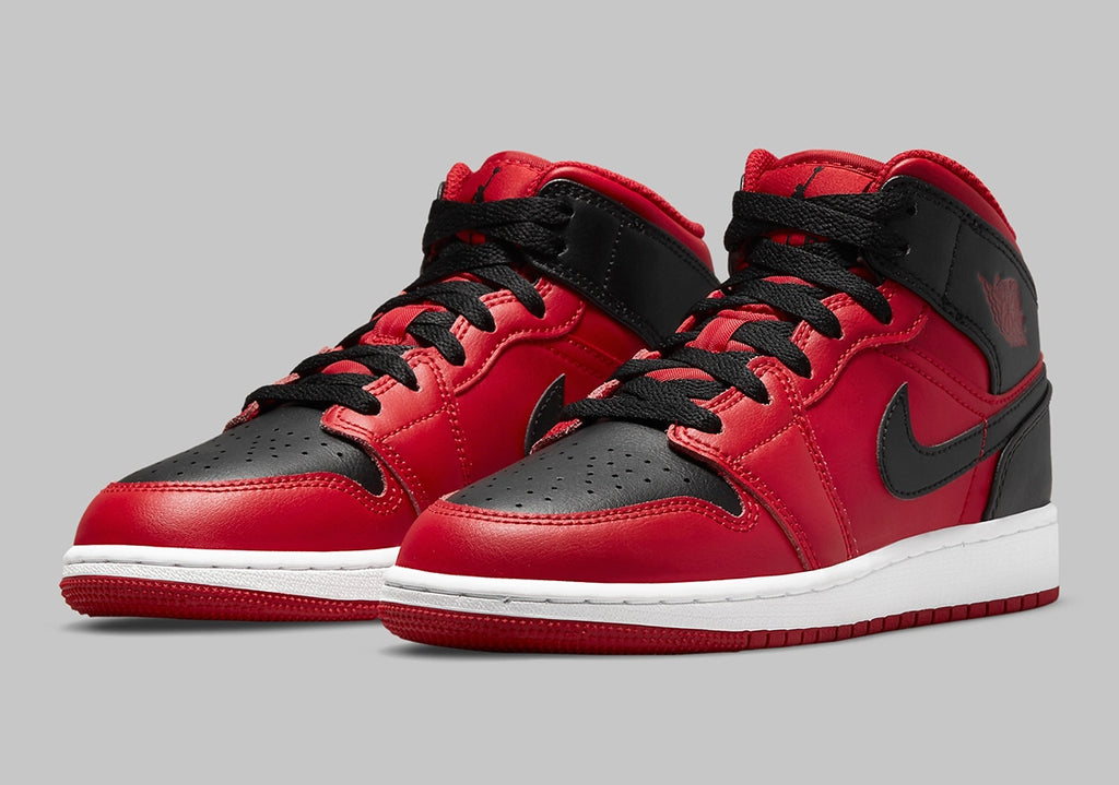 AIR JORDAN 1 MID "REVERSE BRED"