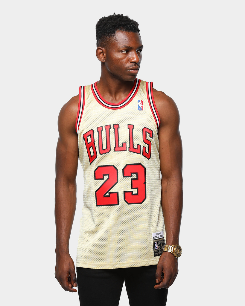 bulls top jordan